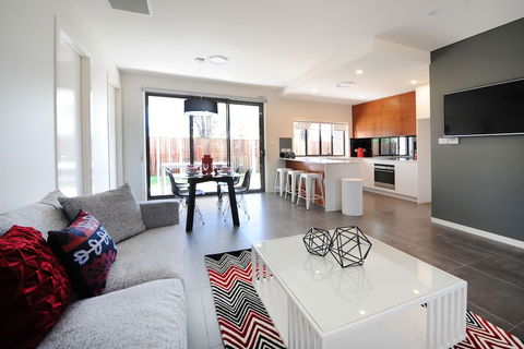 Kirsten Accommodation Mudgee - Sunshine Coast Guide 6