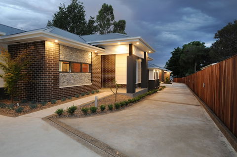 Kirsten Accommodation Mudgee - Sunshine Coast Guide 1