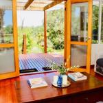 Nagoondie Studio - Sunshine Coast Guide 0