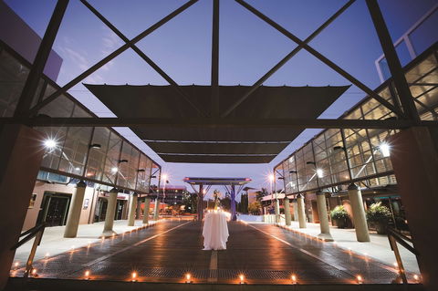 DoubleTree By Hilton Darwin Esplanade - Sunshine Coast Guide 0
