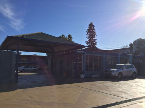 Ashfield Motor Inn - Sunshine Coast Guide 0