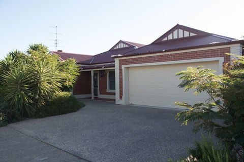 All Seasons' Escape Port Elliot - Sunshine Coast Guide 1