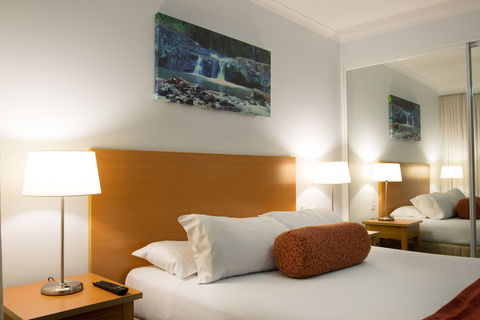 Cedar Lake Country Resort - Sunshine Coast Guide 2