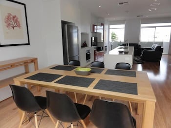 Ethelton Serviced Apartments - Sunshine Coast Guide 5