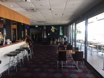 Pastoral Hotel Motel - Sunshine Coast Guide 6