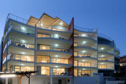 Salt On Kings Apartments - Sunshine Coast Guide 0