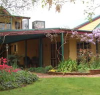 Willowlake Cottages - Sunshine Coast Guide