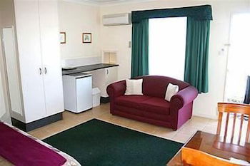 Maynestay Motel - Sunshine Coast Guide 4