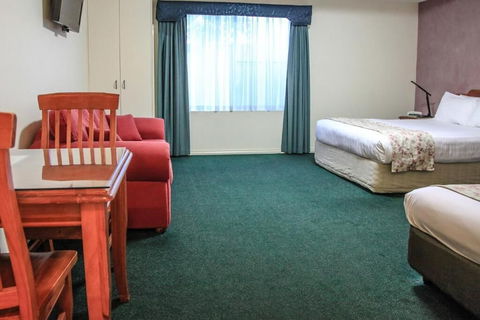 Maynestay Motel - Sunshine Coast Guide 3