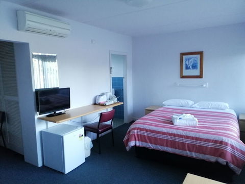 Mt Beauty Motor Inn - Sunshine Coast Guide 4