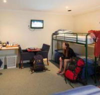 Adventure Backpackers Port Lincoln - Sunshine Coast Guide