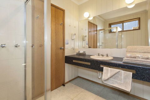 Ararat Motor Inn - Sunshine Coast Guide 6