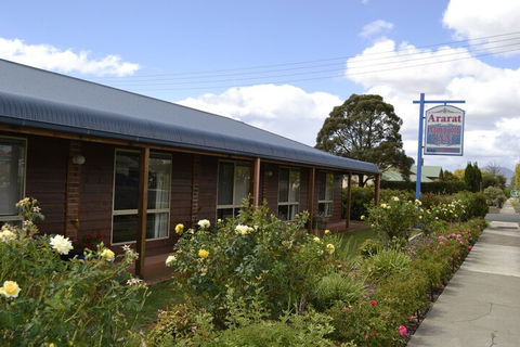 Ararat Motor Inn - Sunshine Coast Guide 2