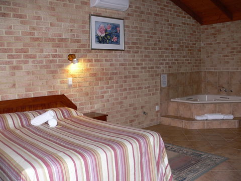 Spring Bay Villas - Sunshine Coast Guide 1