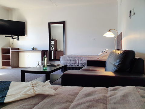 Motel River Bend - Sunshine Coast Guide 3