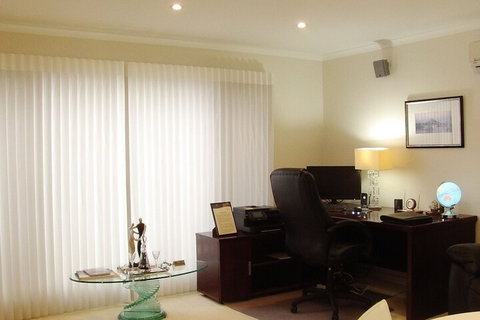 The Charles Robbins - Sunshine Coast Guide 2