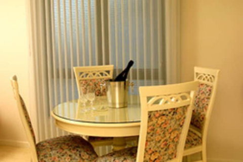 The Charles Robbins - Sunshine Coast Guide 3