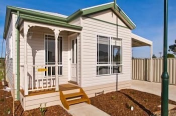 Werribee Short Stay Villas & Accommodation - Sunshine Coast Guide 6
