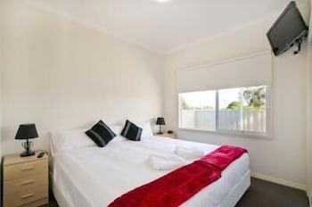 Werribee Short Stay Villas & Accommodation - Sunshine Coast Guide 1