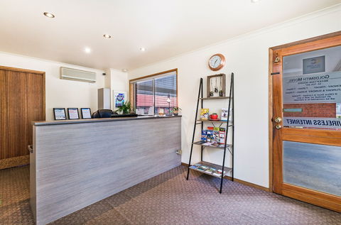 AAt 28 Goldsmith Motel - Sunshine Coast Guide 1