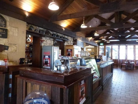 Naracoorte Hotel Motel - Sunshine Coast Guide 5
