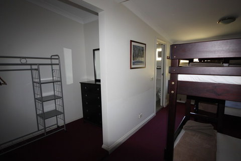 The Lions Lair - Sunshine Coast Guide 4