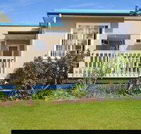 Carmens Inn - Sunshine Coast Guide