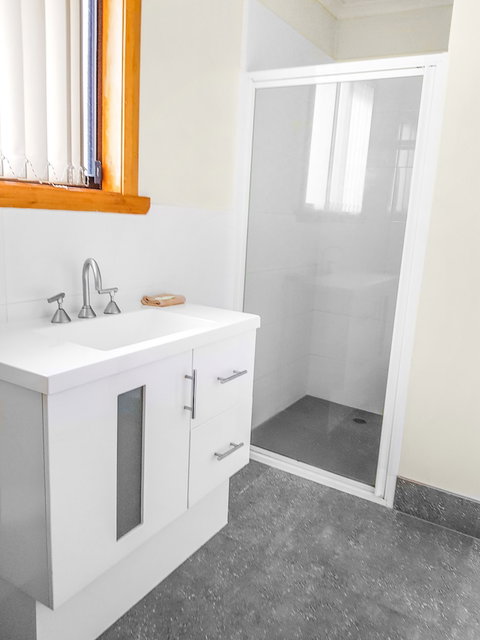 Carmens Inn - Sunshine Coast Guide 4