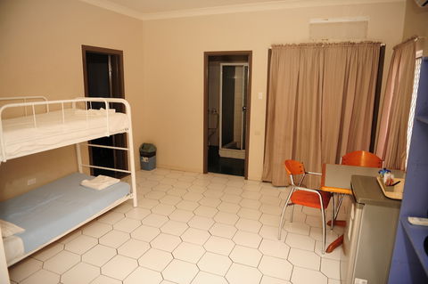 Hotel Allen - Sunshine Coast Guide 5