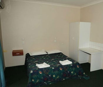 Hotel Allen - Sunshine Coast Guide 1