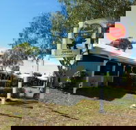 Landsborough Lodge Motel - Sunshine Coast Guide