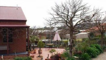Albury Cottages - Sunshine Coast Guide 0