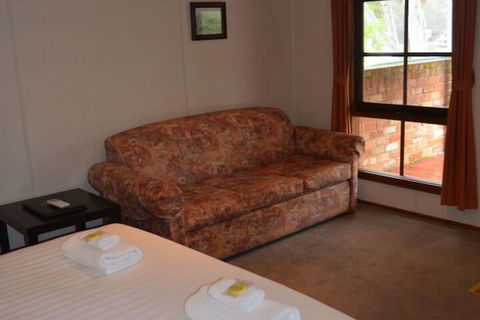 Tasman Holiday Parks - Merool On The Murray - Sunshine Coast Guide 6