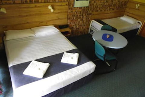 Surfside Resort Motel - Sunshine Coast Guide 4