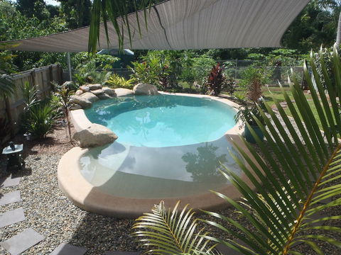 Driftwood Bed And Breakfast - Sunshine Coast Guide 2