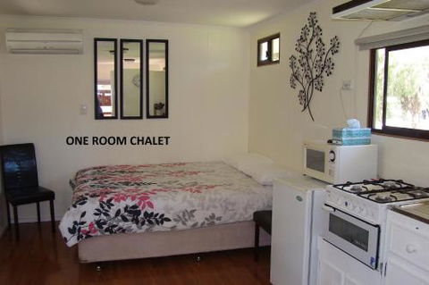 Ocean Beach Hideaway - Sunshine Coast Guide 1