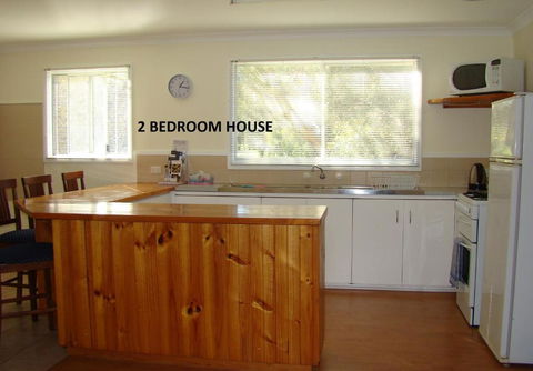 Ocean Beach Hideaway - Sunshine Coast Guide 3