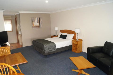 Asters On James Motor Inn - Sunshine Coast Guide 6