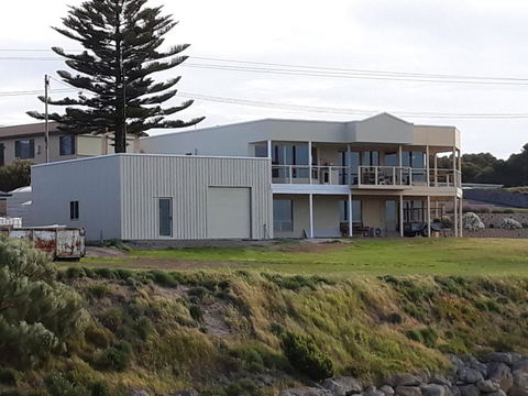 Costa Plenti Southend BnB - Sunshine Coast Guide 6