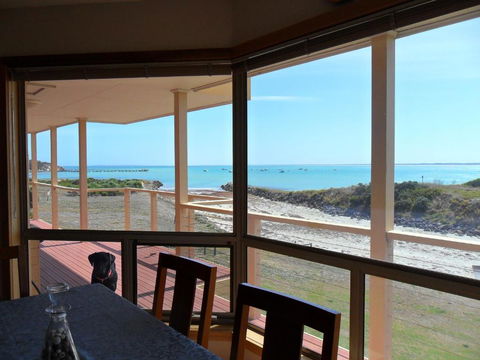 Costa Plenti Southend BnB - Sunshine Coast Guide 2