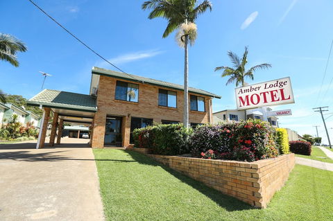 Amber Lodge Motel - Sunshine Coast Guide 5