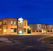 May Park Executive Apartments - Sunshine Coast Guide
