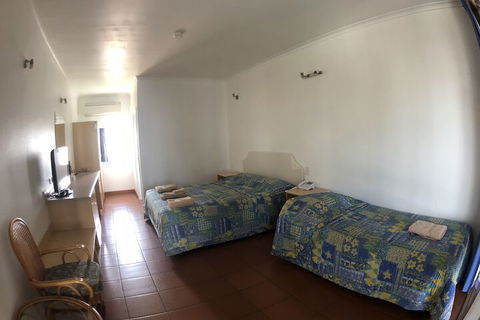 Paraway Motel - Sunshine Coast Guide 2