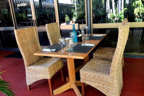 Paraway Motel - Sunshine Coast Guide 6