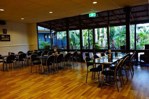 Paraway Motel - Sunshine Coast Guide 7
