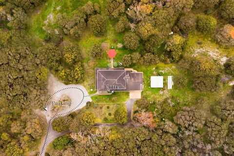 Albanys Big Grove Bed & Breakfast - Sunshine Coast Guide 1
