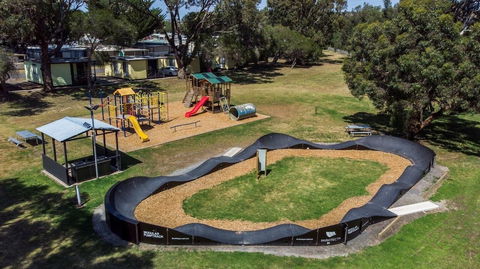 Victor Harbor Holiday & Cabin Park - Sunshine Coast Guide 0