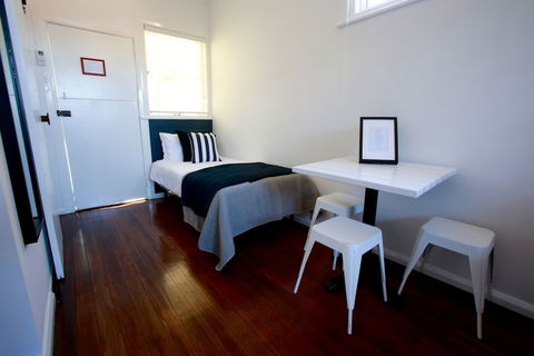 Tea Gardens Hotel - Sunshine Coast Guide 3
