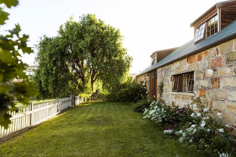 Daisy Bank Cottages - Sunshine Coast Guide 5