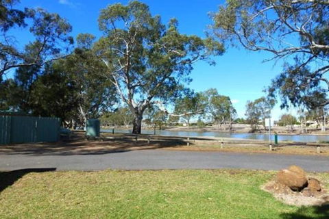 Horsham Riverside Caravan Park - Sunshine Coast Guide 4